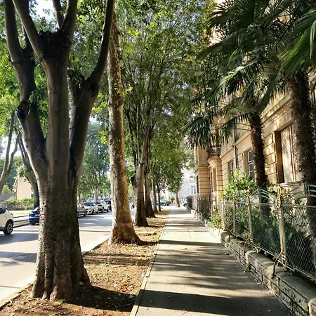 Muenz Franz 아파트