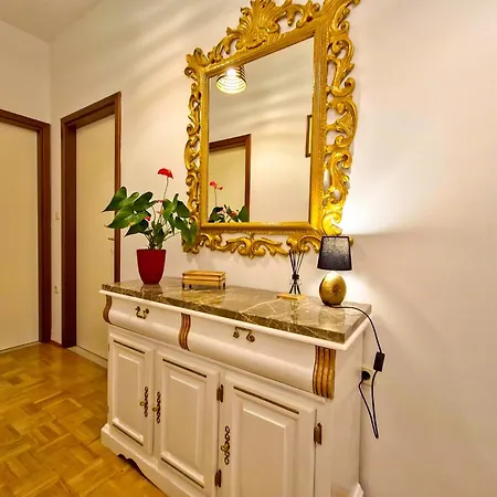 Muenz Franz Apartment Pula