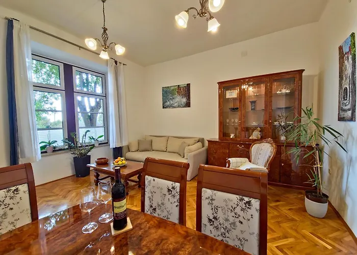 아파트 Muenz Franz 풀라